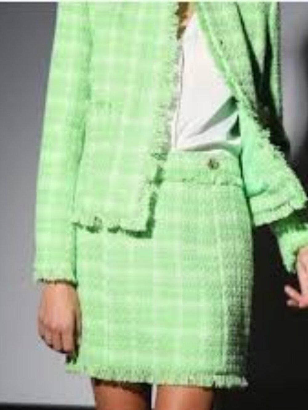 Brand new Walter Baker skirt. Never worn size 6